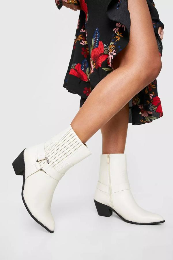 How to Style White Cowboy Boots in Summer 